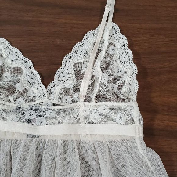 Victoria's Secret Ivory Lace & Mesh Chemise Babydoll Sheer Medium - Picture 6 of 9